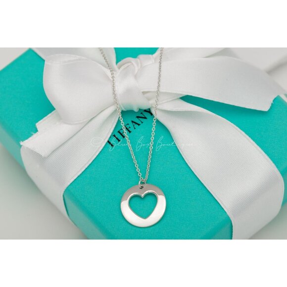 Tiffany & Co. Necklace Vintage Circle Heart Cutout Pendant 15mm Silver 16" Chain - Picture 7 of 8